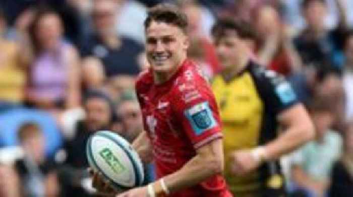 Scarlets wing Lewis back for Ulster trip