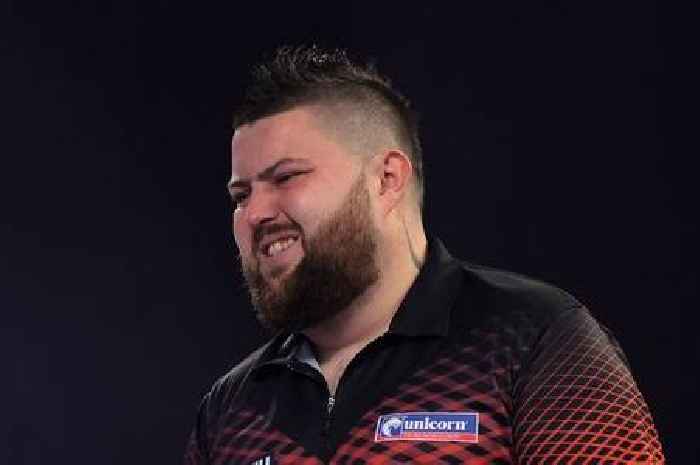 Man City physio to help darts star Michael Smith revive his career after painful injury