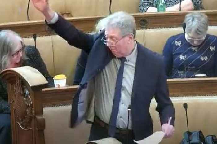 Hull City Councillor 'performs Nazi salute' during council meeting