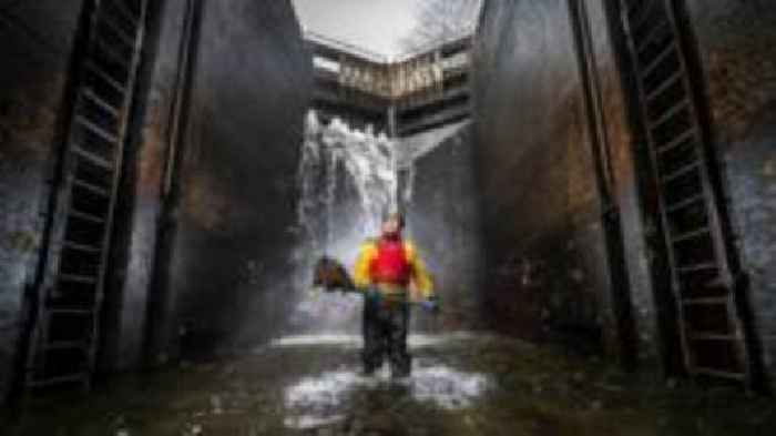 UK's deepest canal lock gets spring clean