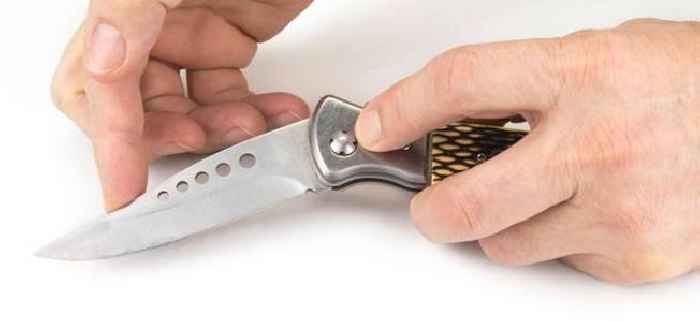 Armed police rush to Birmingham city centre after knife alert