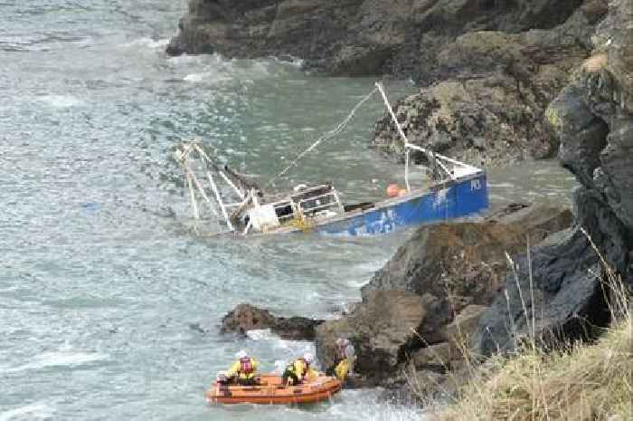 Two people rescued after fishing boat crashes and sinks near Polzeath