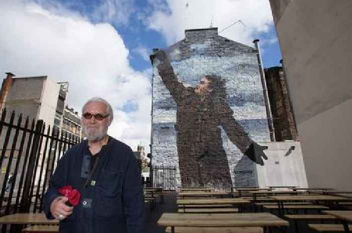 Jack Vettriano's mural of Billy Connolly in Glasgow was 'highlight of his career'