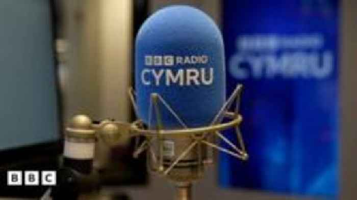 Dim modd gwrando ar Radio Cymru ar BBC Sounds dramor cyn hir