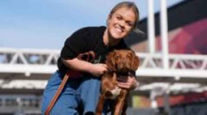 Paralympian helps launch Crufts dog show