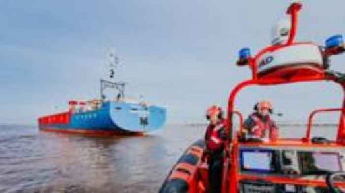 Three attempts to refloat cargo ship unsuccessful