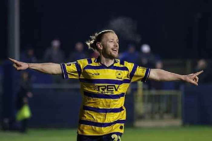 Chippenham Town 1 Torquay United 3 - Gulls end away winless run in promotion push
