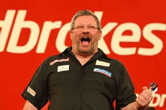 James Wade comments on Luke Humphries match after darts 'licking' controversy