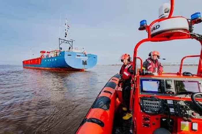 Stranded cargo ship in the Humber set to be there for 'at least a month'