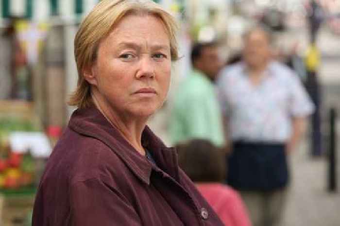 Man battling dementia like Pauline Quirke left in tears over strange symptom