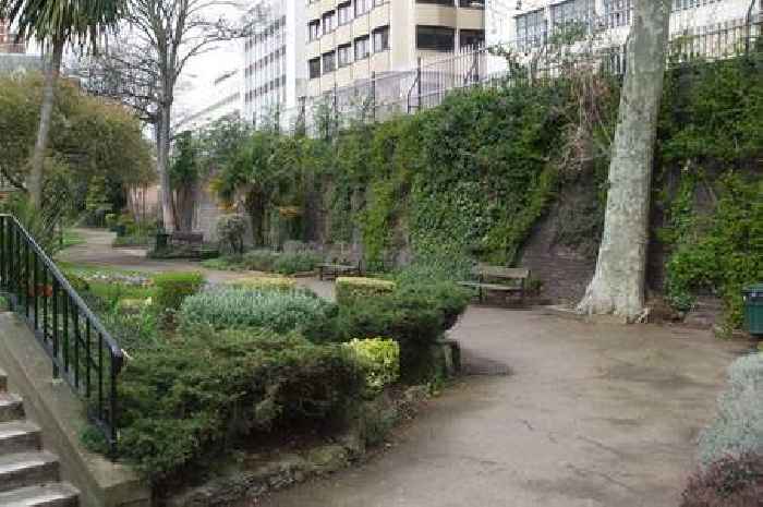 The lost Croydon train station that would be really useful now but closed because it was really bad