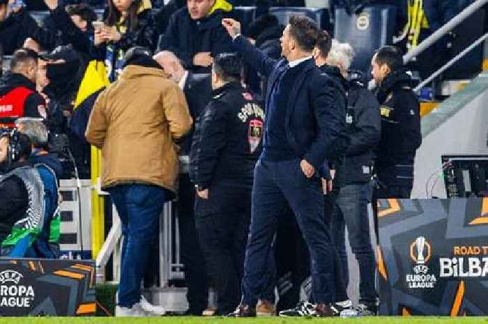 Jose Mourinho tells Rangers to calm down as Barry Ferguson in Fenerbahce 'dugout bust-up'