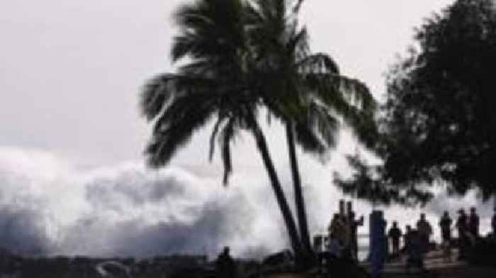 'Scary' tropical Cyclone Alfred nears Queensland