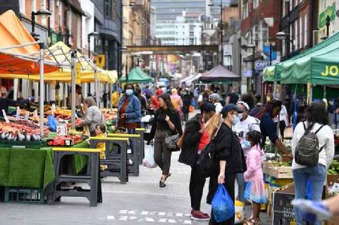 Croydon high street in chaos as teens repeatedly shoplift with one even 'throwing a lit firework into store'