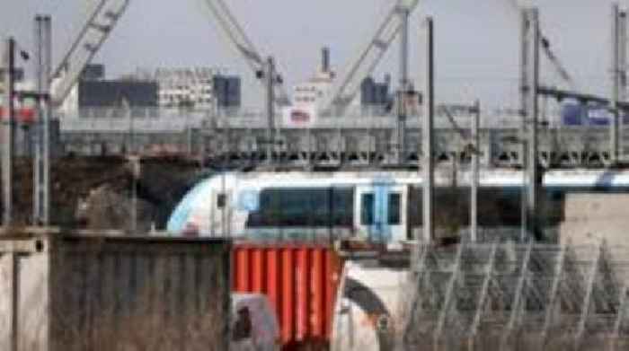 Paris train services slowly resume after WW2 bomb defused