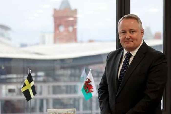 Top Welsh politician calls for north Wales rail line to be electrified