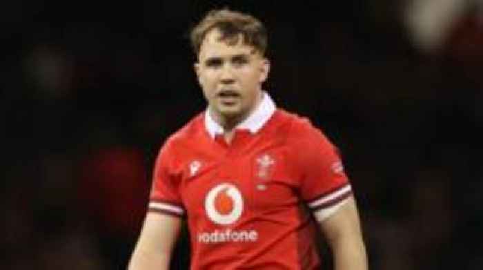 Scarlets' Lloyd to join Cardiff next season