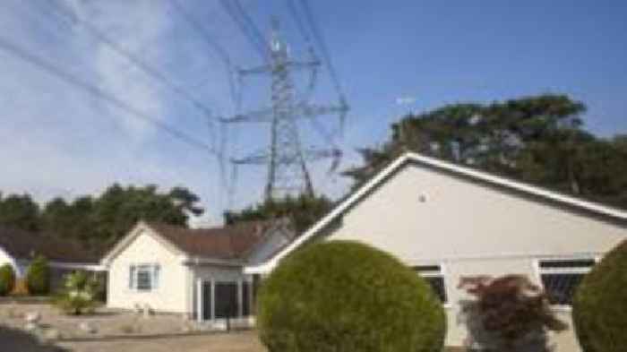 Households near new pylons to get hundreds off energy bills