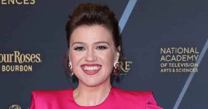 'Is She Okay?': Kelly Clarkson Fans 'Worried Sick' About TV Star Amid Absences From Her Talk Show