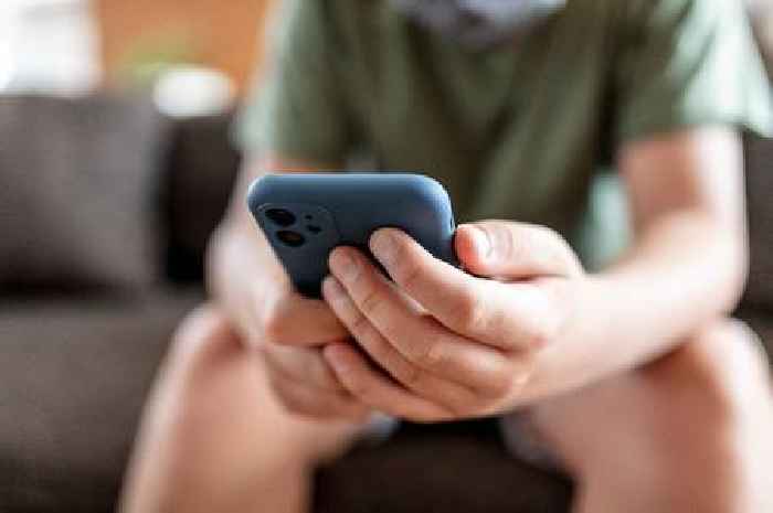 Total smartphone ban in Welsh schools 'not the answer'