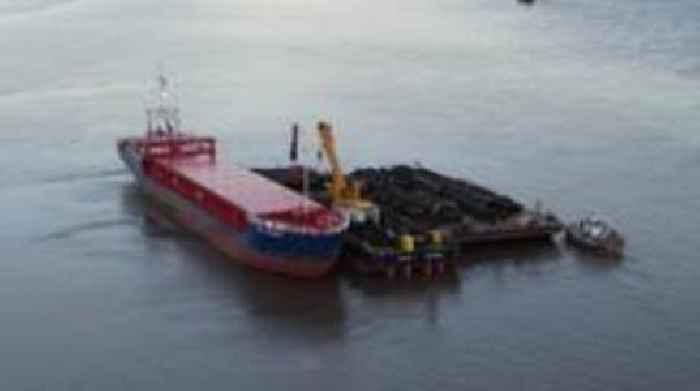 Cargo ship stuck in the Humber refloated