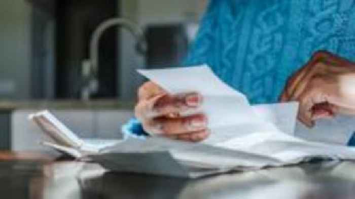 What are the Pip and universal credit changes and who is affected?
