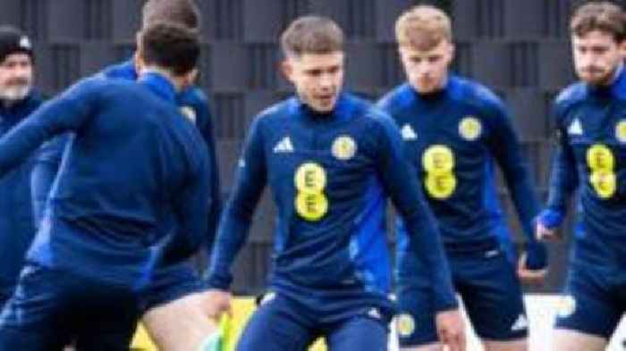 Ex-England striker dad backed Hirst's Scotland switch
