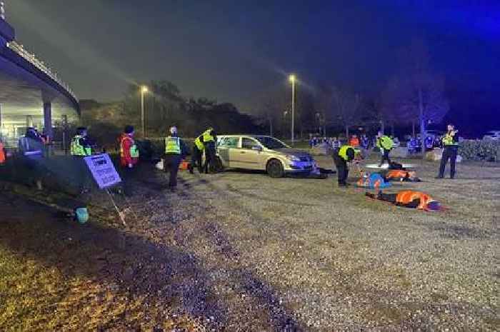 Huge training exercise in Hull city centre simulates emergency response to terrorist attack
