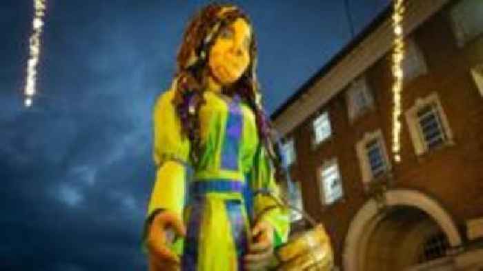 Giant puppet to feature in city street parade
