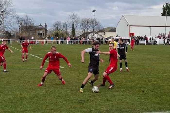 Kyle Lafferty substitution blunder by officials leaves Darvel boss furious