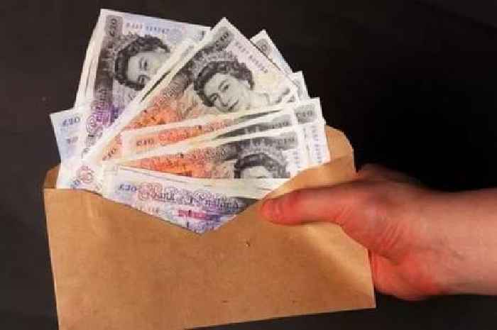 UK households who haven't had Cost of Living payment being handed free £500