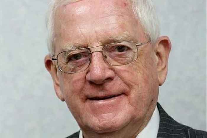 Tributes paid after death of former Welsh council leader