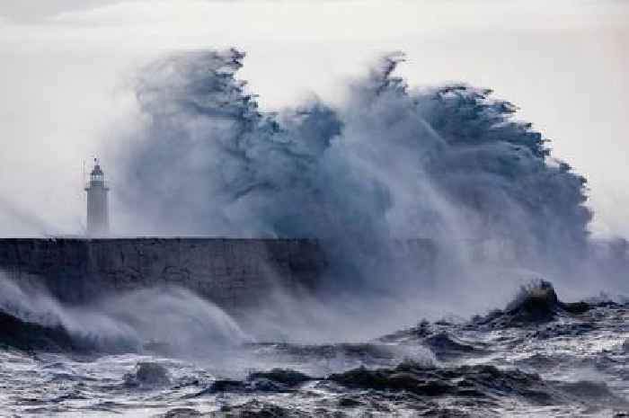 Warning issued over flooding on Lincolnshire coast due to 'tidal surge'