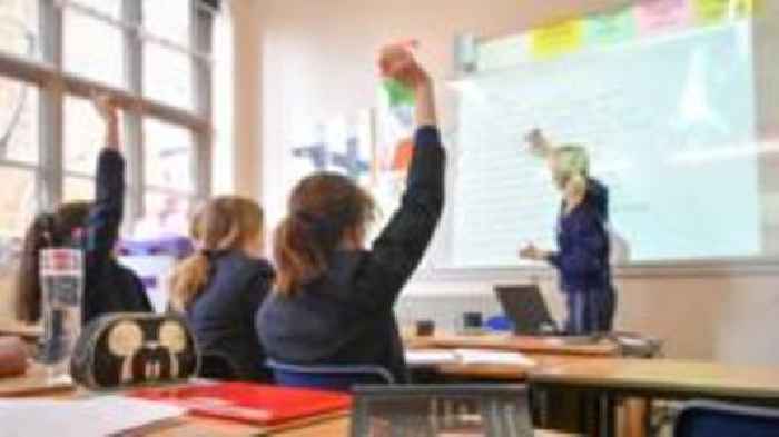 Cynllun i'r Gymraeg ddod yn brif iaith addysg holl ysgolion Gwynedd