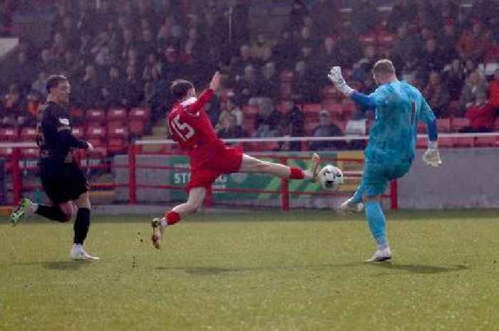 Stirling forward hits back at Edinburgh boo-boys as Binos boss hails side's dig