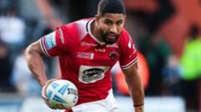 Salford centre MacDonald joins Oldham on loan