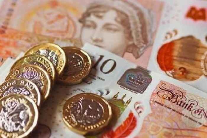 Pension warning issued to Brits following Donald Trump's tariffs