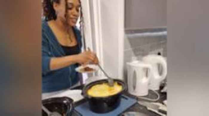 Families learn healthy recipes using a slow cooker