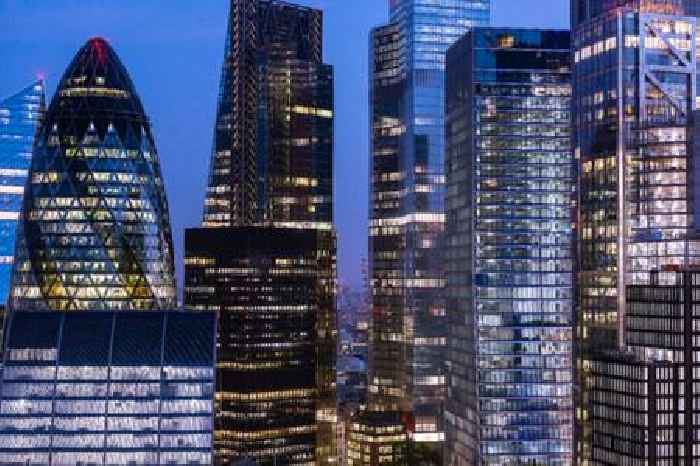 FTSE 100 companies to bolster top bosses’ pay and accelerate reviews