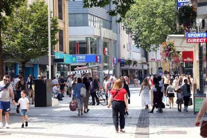 Millions face DWP universal credit delay despite rates going up this week