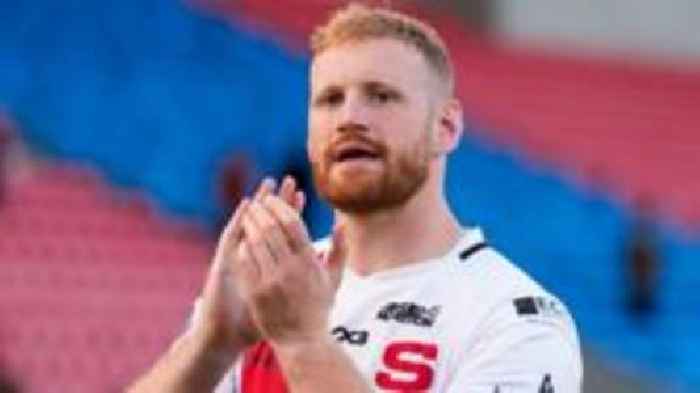 Salford prop Bullock heads to Barrow on loan