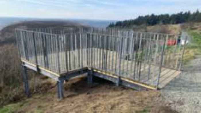 'Eyesore' view platform at beauty spot criticised