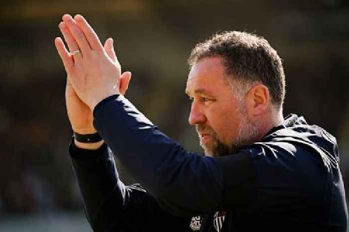 Grimsby Town at Harrogate: Mariners bid to maintain play-off push