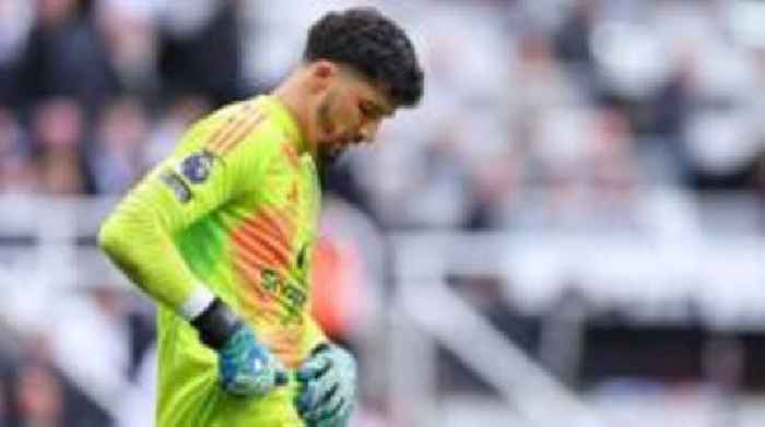 Bayindir's failed Man Utd audition offers Onana dilemma