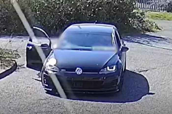 Evri customer puzzled as courier takes picture of his parcel - but leaves with it still in his car