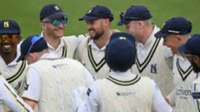 Bears beat Durham by one wicket in dramatic finale