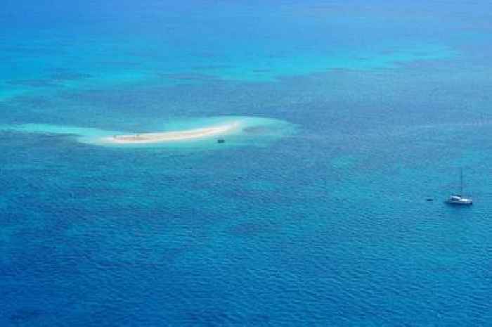 British tourists aged 17 and 46 drown near Great Barrier Reef
