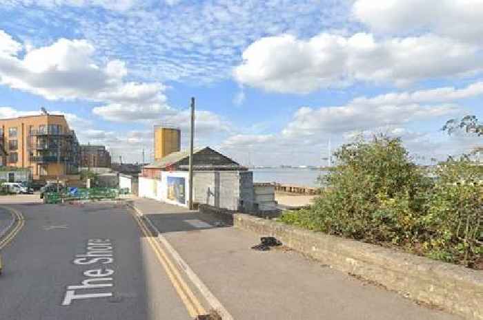 Ten fire engines rush to Kent cargo ship fire