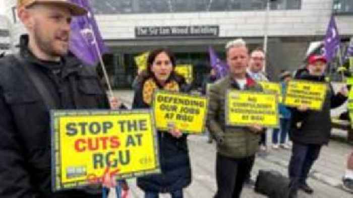 Robert Gordon University lecturers go on strike