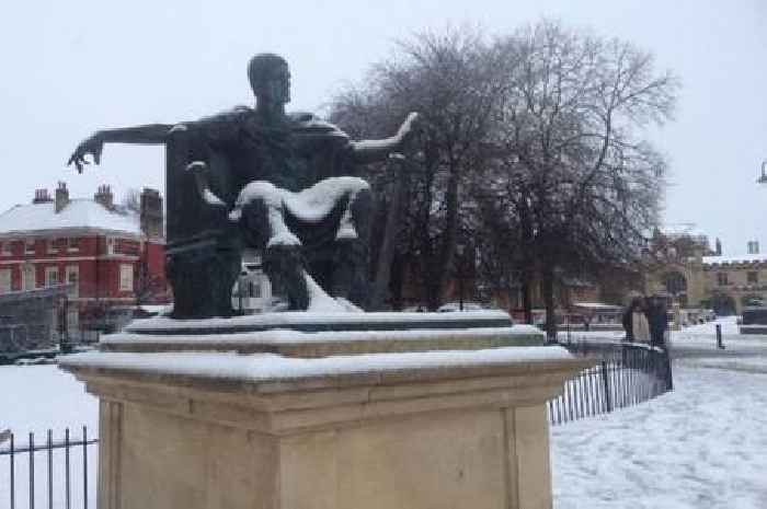 All the parts of England set to wake up to 0C snow in 'unseasonal barrage'